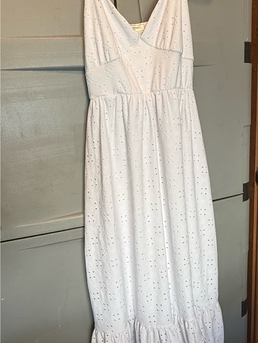 Sleeveless White Eyelet Maxi Dress with V-Neck